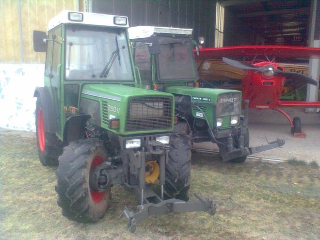 Halterung für Warndreieck vom Fendt Farmer 203 V A Schmalspur Allrad Traktor